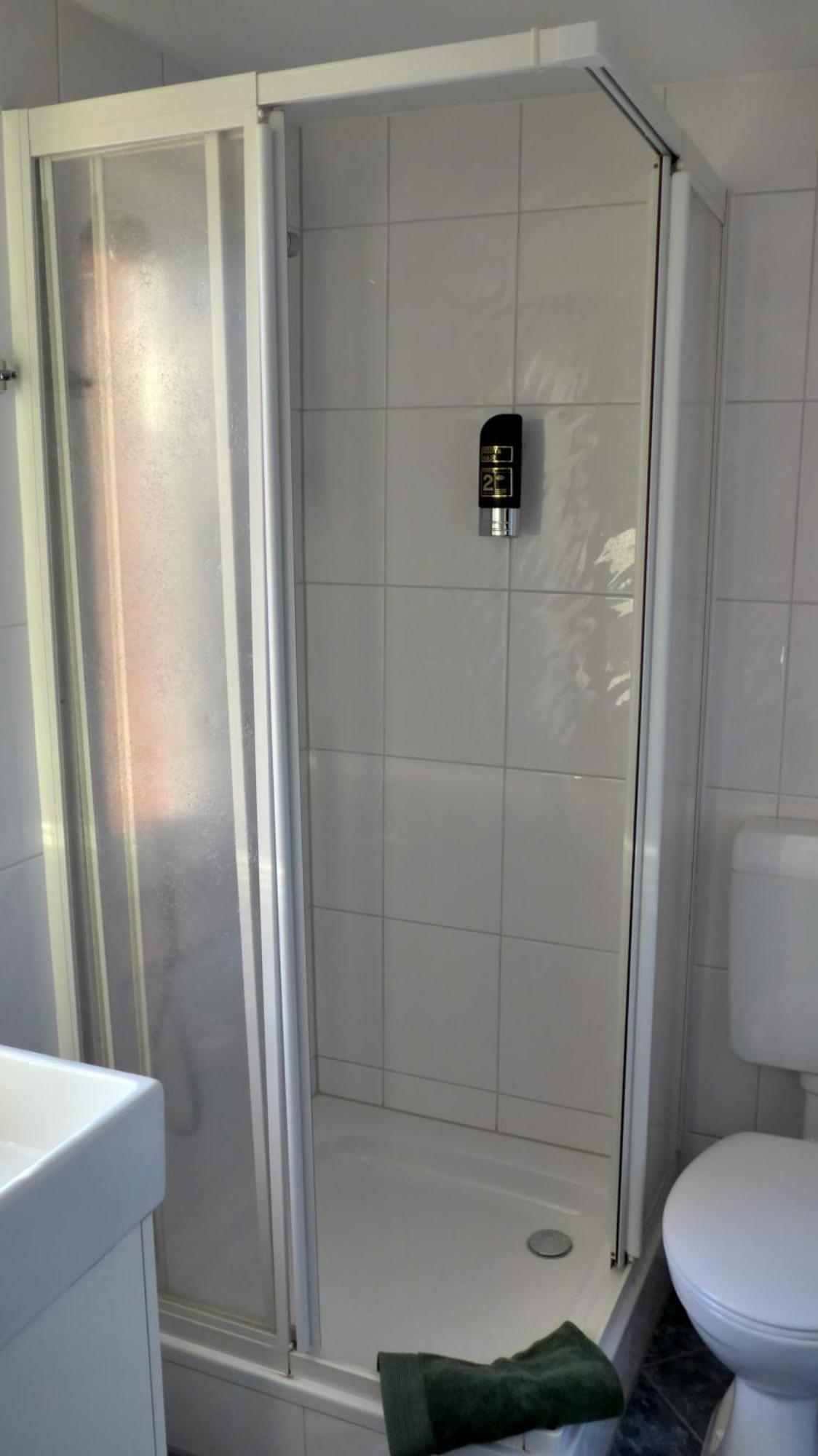 Romantisches Hotel Zur Traube Schwerin Шверин Стая снимка
