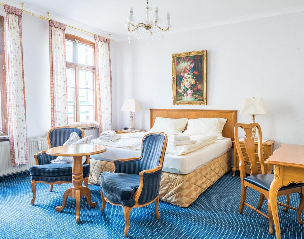 Romantisches Hotel Zur Traube Schwerin Шверин Стая снимка