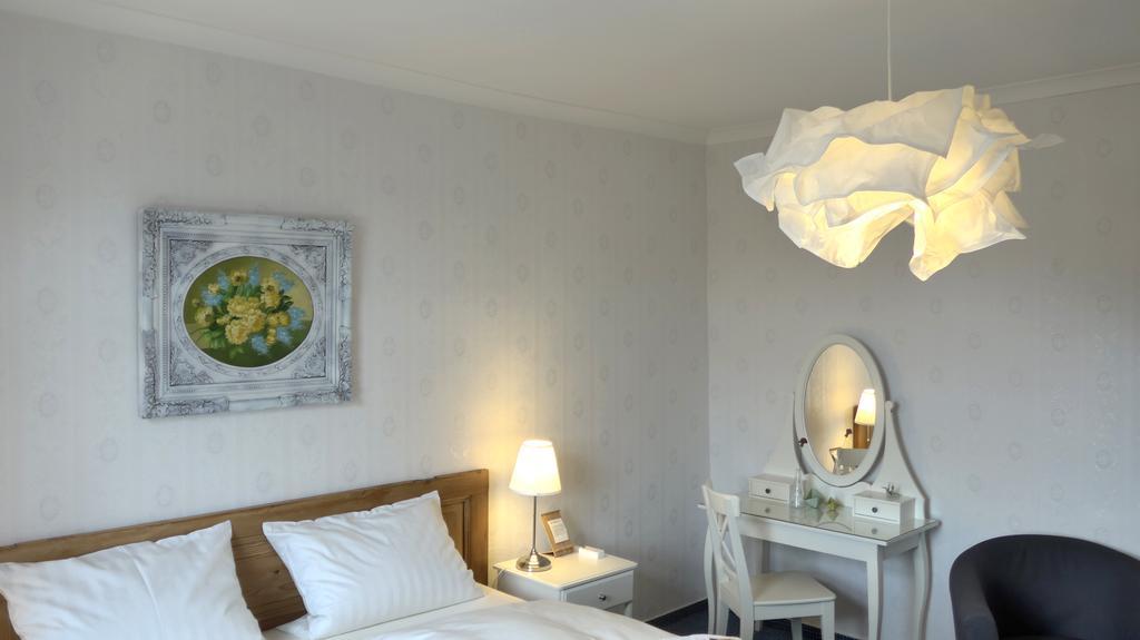 Romantisches Hotel Zur Traube Schwerin Шверин Екстериор снимка