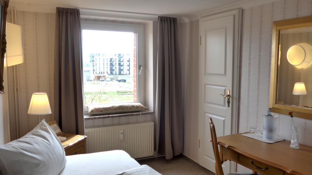 Romantisches Hotel Zur Traube Schwerin Шверин Екстериор снимка